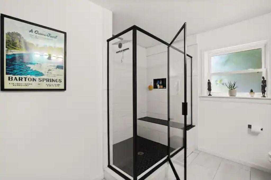 Photo of Bathroom in Parker Lane