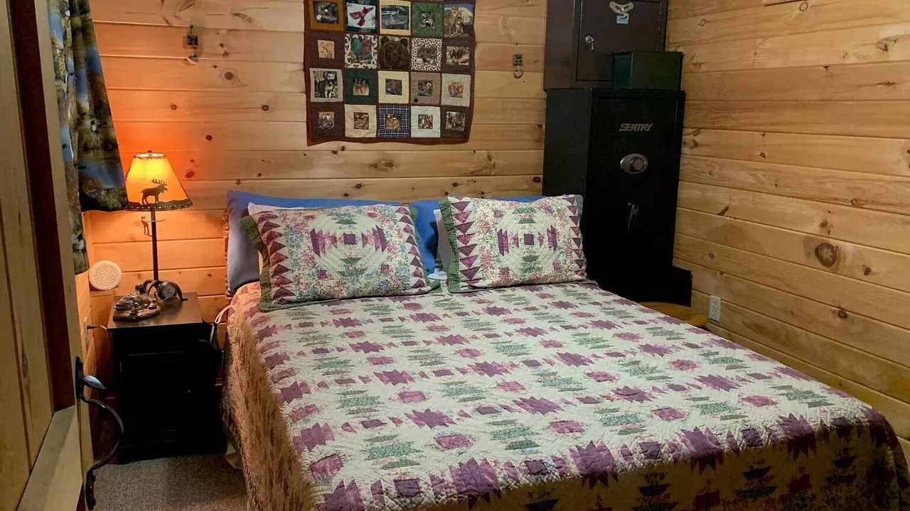 Photo of Bedroom in Pittsburg