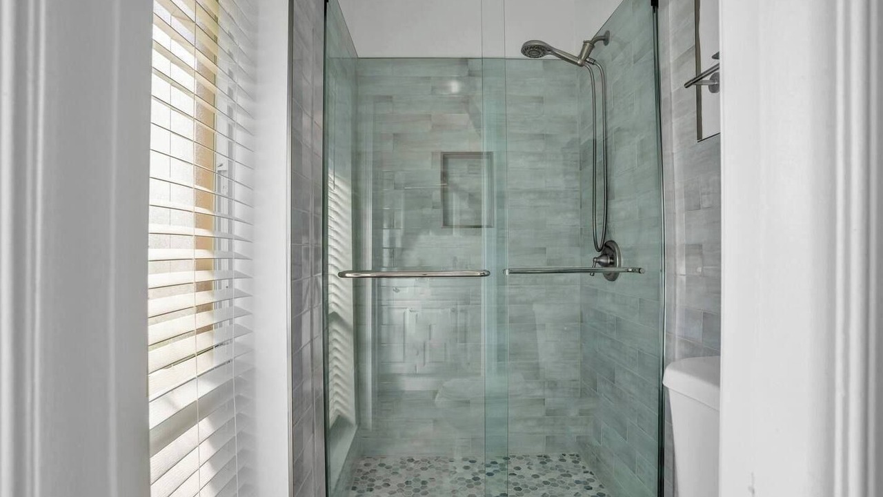 Photo of Bathroom in Garden Isles