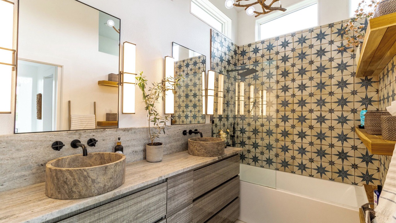 Photo of Bathroom in Blanco