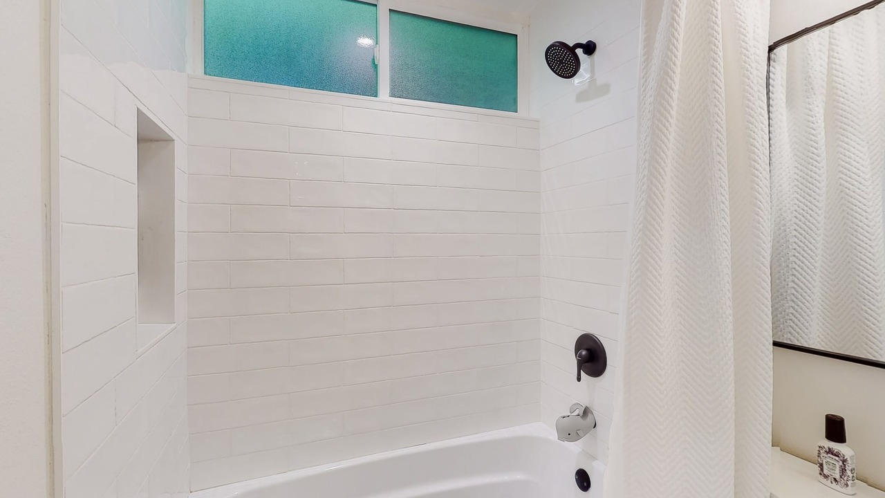 Photo of Bathroom in Thousand Oaks