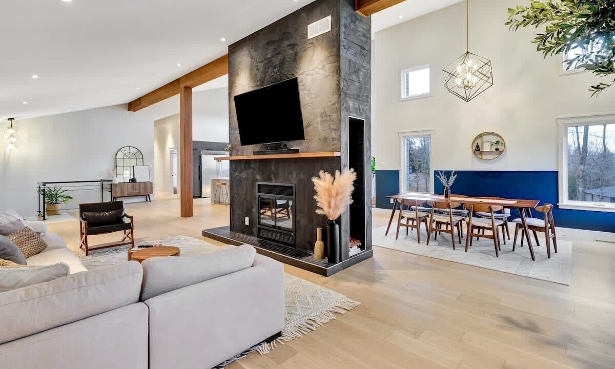 Photo of Livingroom in Val-des-Monts