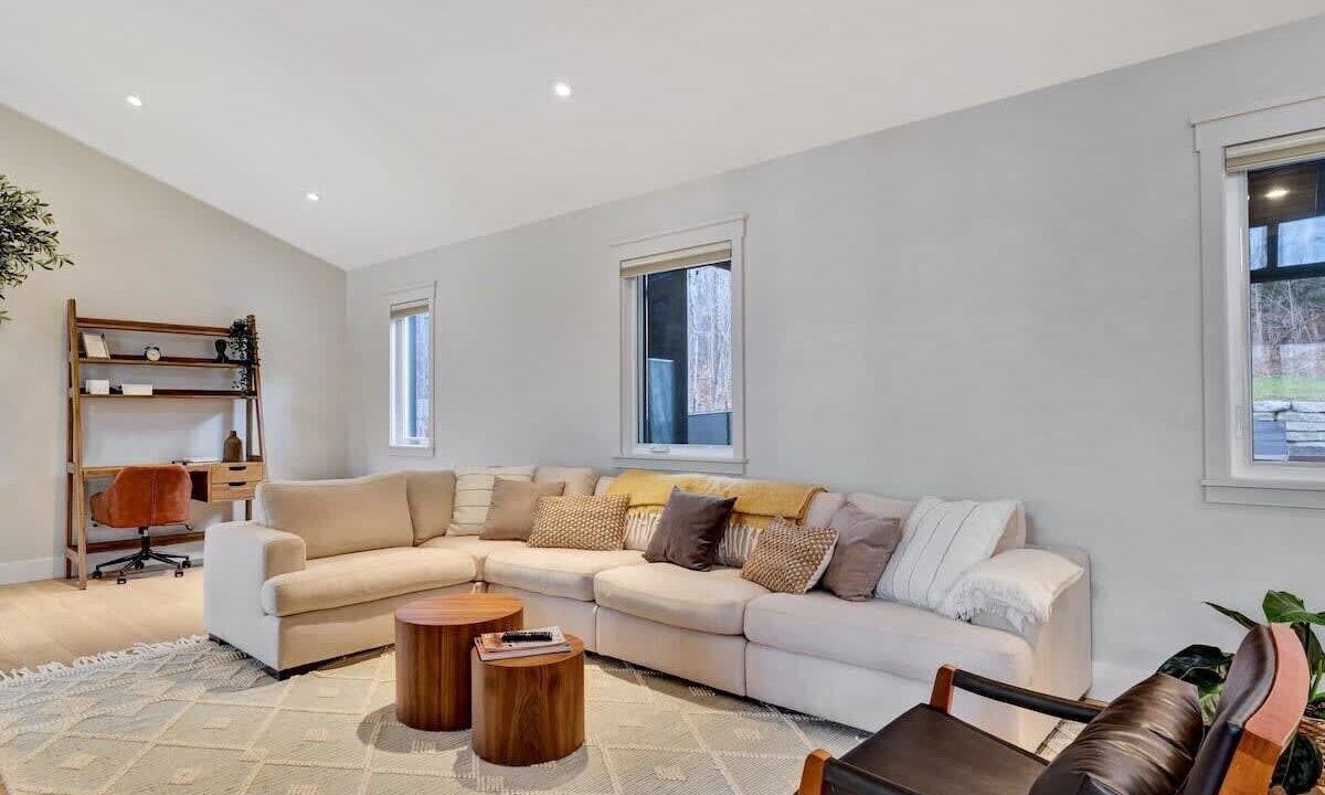 Photo of Livingroom in Val-des-Monts