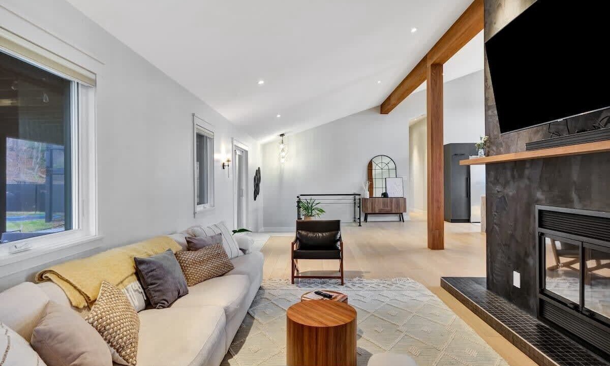 Photo of Livingroom in Val-des-Monts