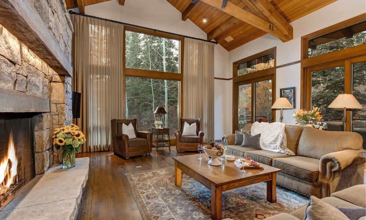 Photo of Livingroom in Granite Ridge