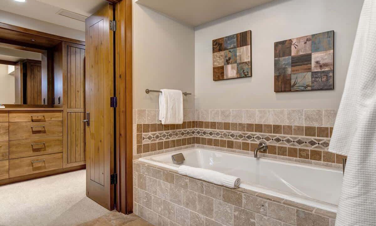 Photo of Bathroom in Granite Ridge