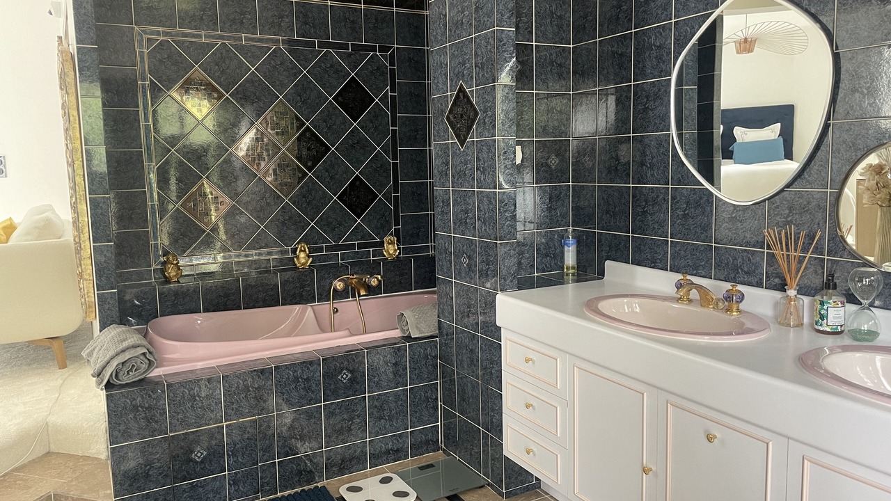 Photo of Bathroom in Lamorlaye