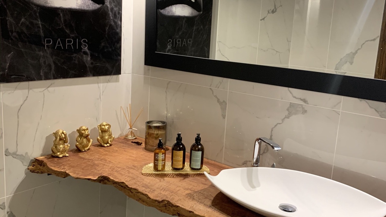 Photo of Bathroom in Lamorlaye