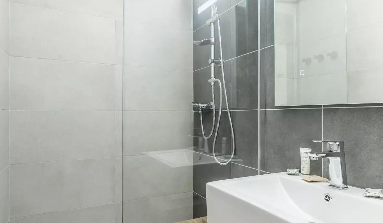 Photo of Bathroom in Arc-2000