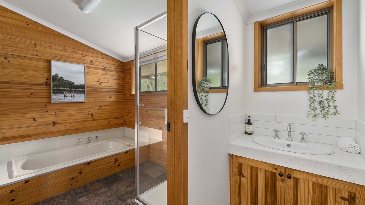 Photo of Bathroom in Merriang South