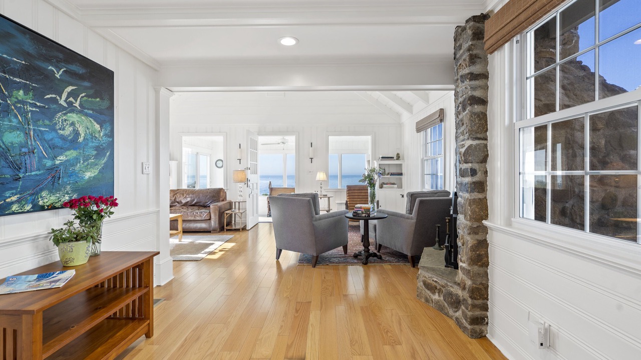 Photo of Livingroom in Clinton