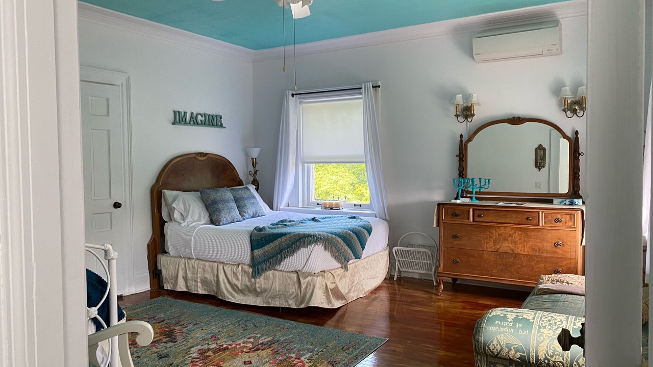 Photo of Bedroom in Port Dover
