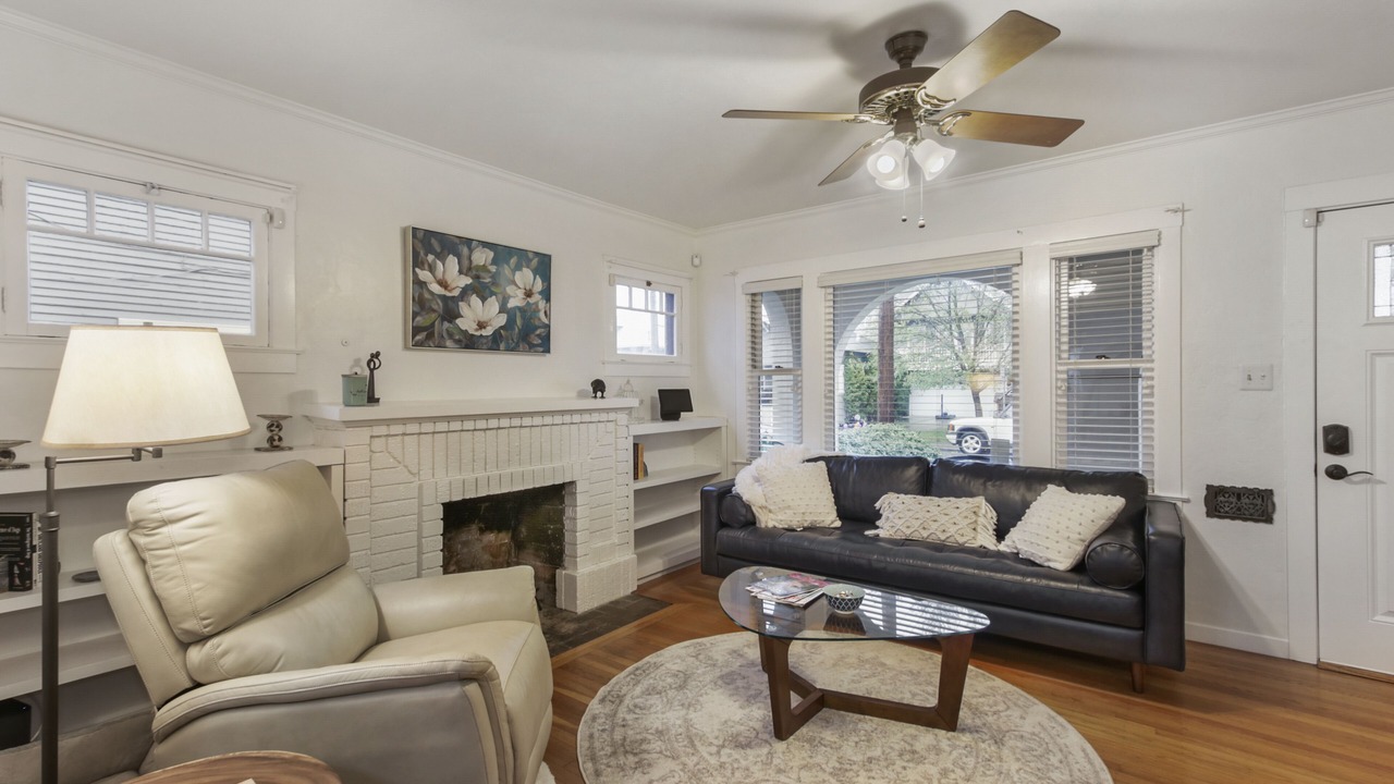 Photo of Livingroom in East Sacramento
