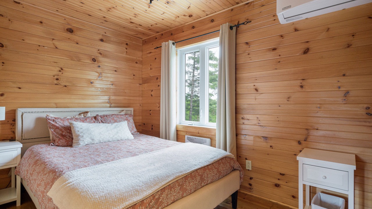 Photo of Bedroom in Argenteuil Regional County Municipality