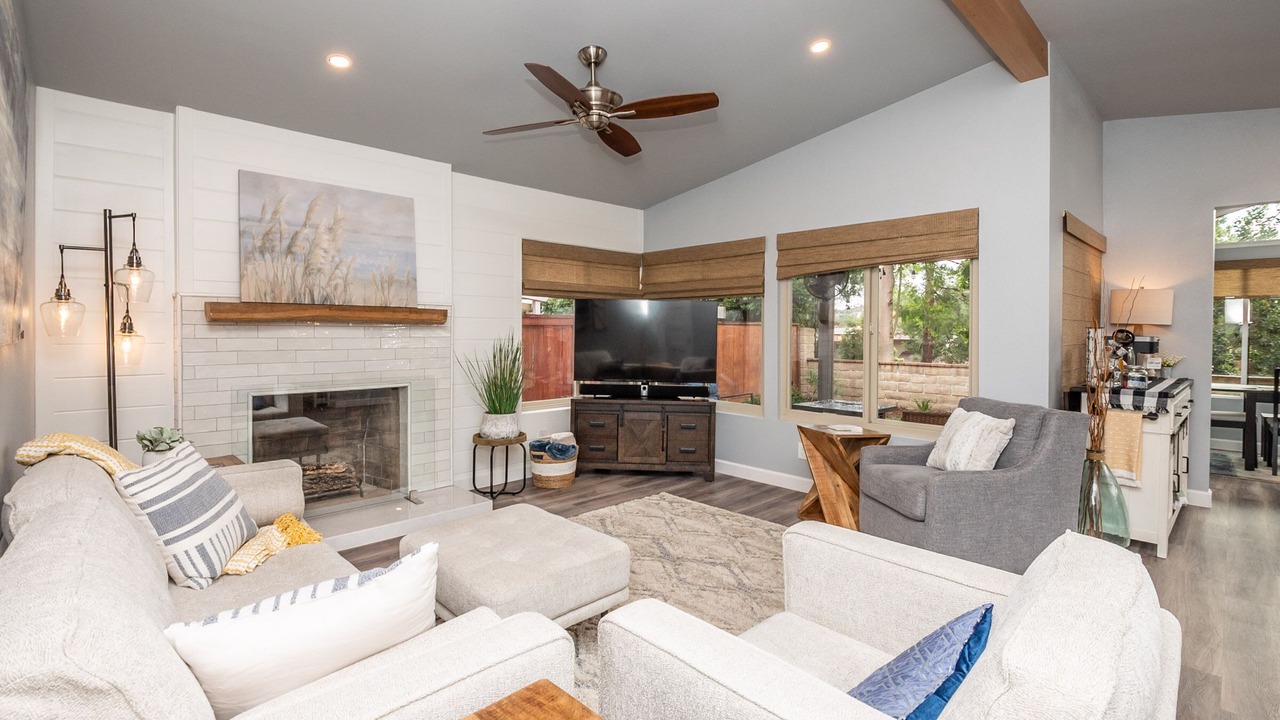 Photo of Livingroom in North Broadway