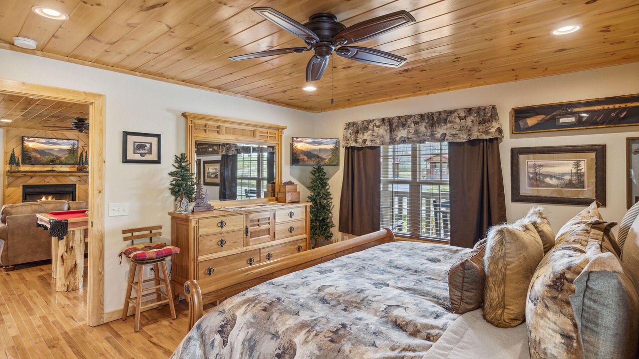 Photo of Bedroom in Wears Valley