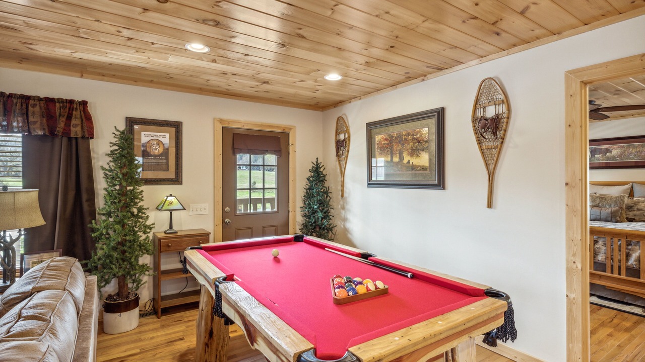Photo of Bedroom in Wears Valley