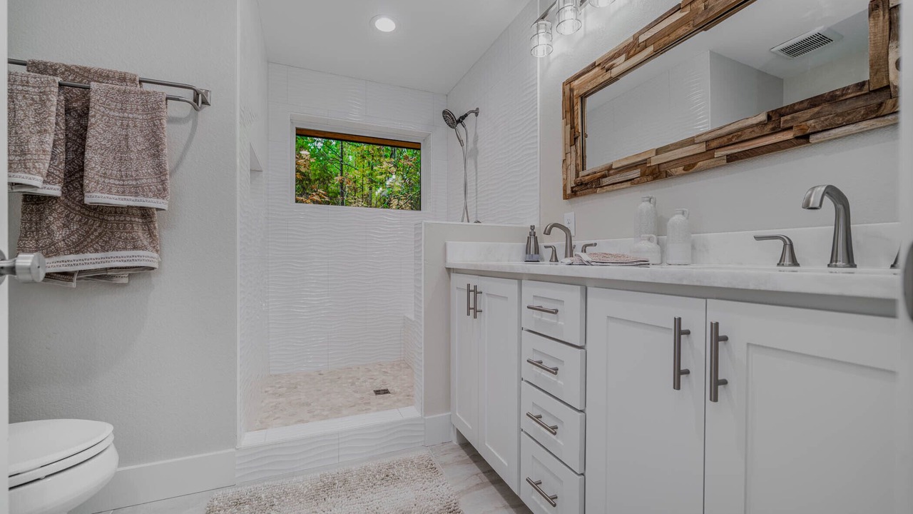 Photo of Bathroom in Dogwood