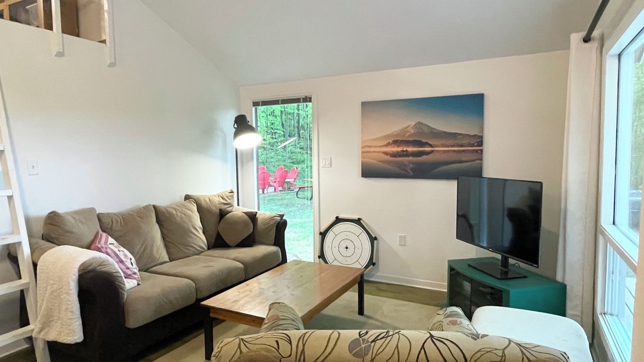 Photo of Livingroom in Frontenac