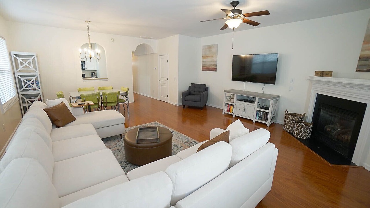 Photo of Livingroom in Southwest Raleigh