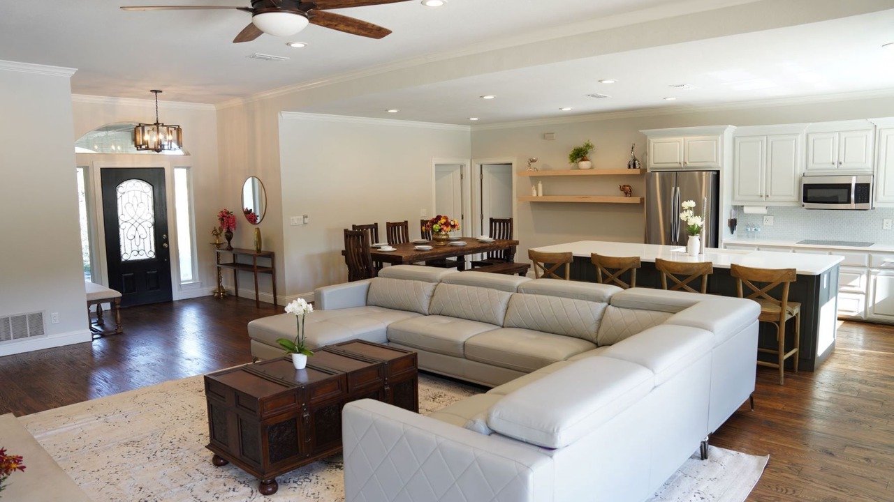 Photo of Livingroom in Aubrey