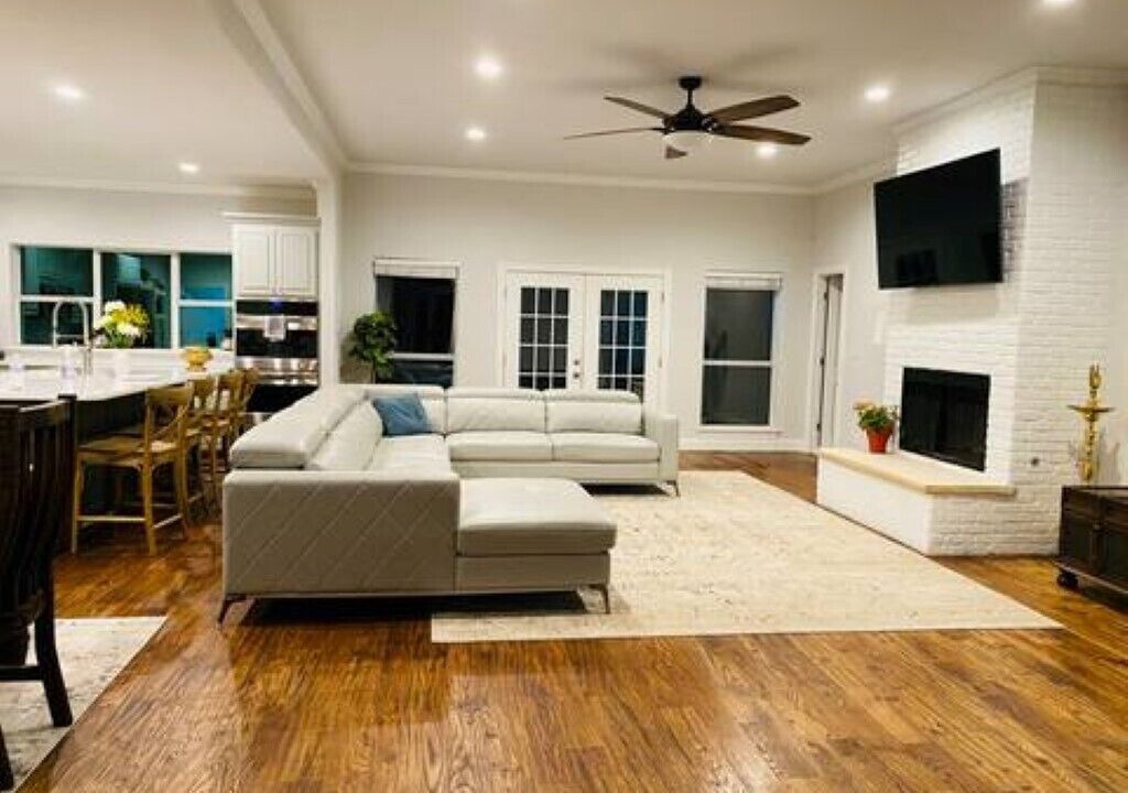 Photo of Livingroom in Aubrey