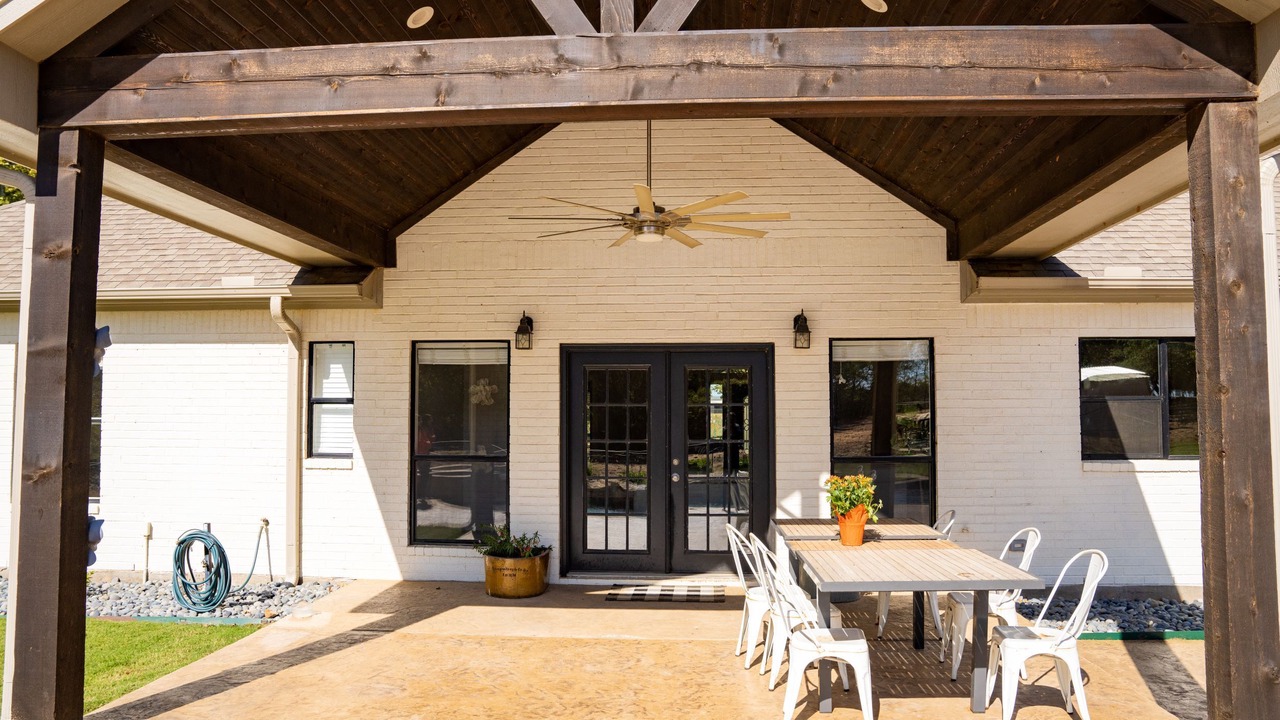Photo of Outdoor in Aubrey