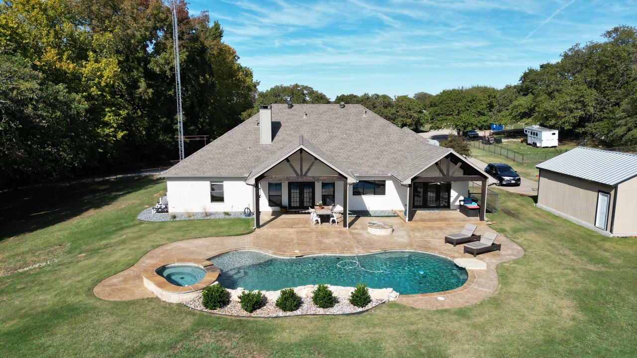 Photo of Outdoor in Aubrey