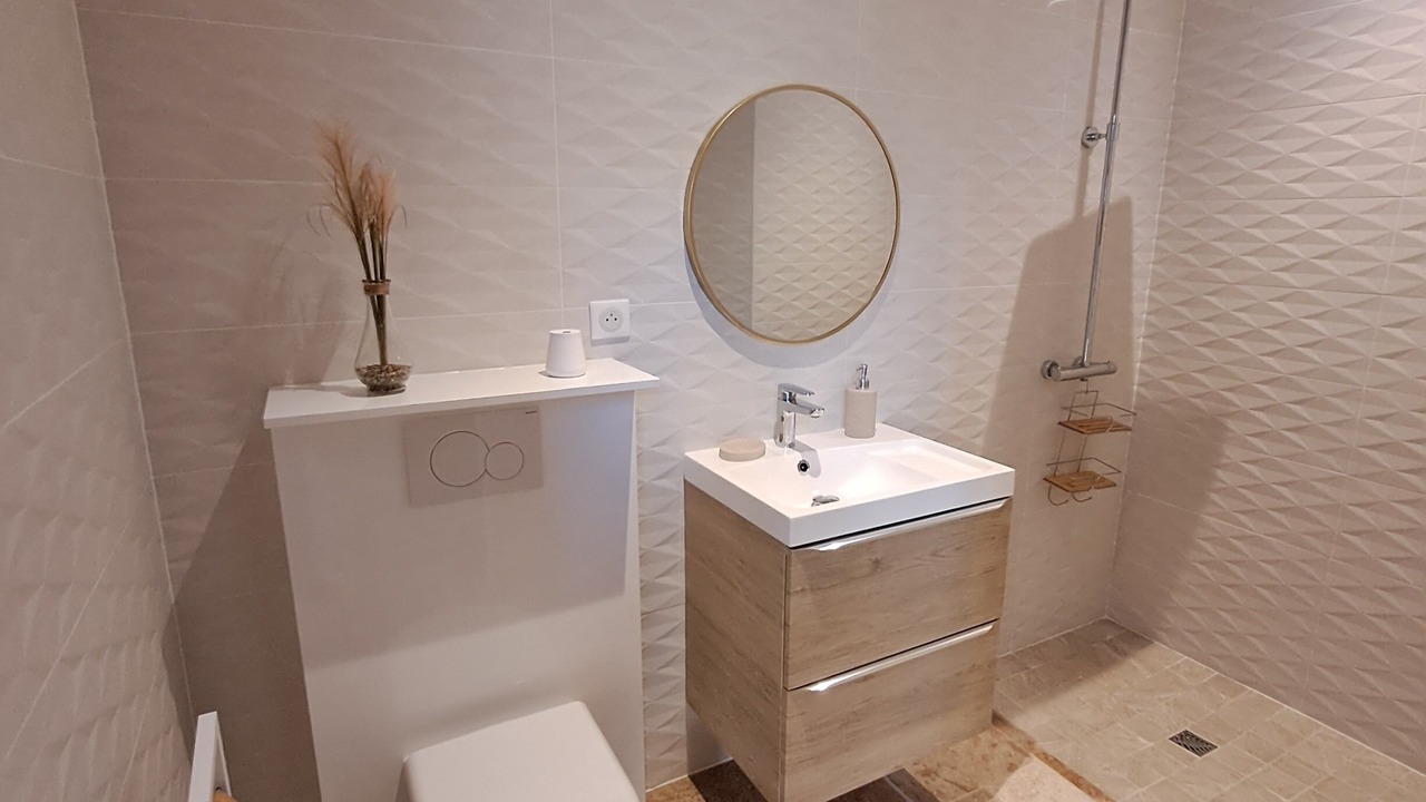 Photo of Bathroom in Rouez