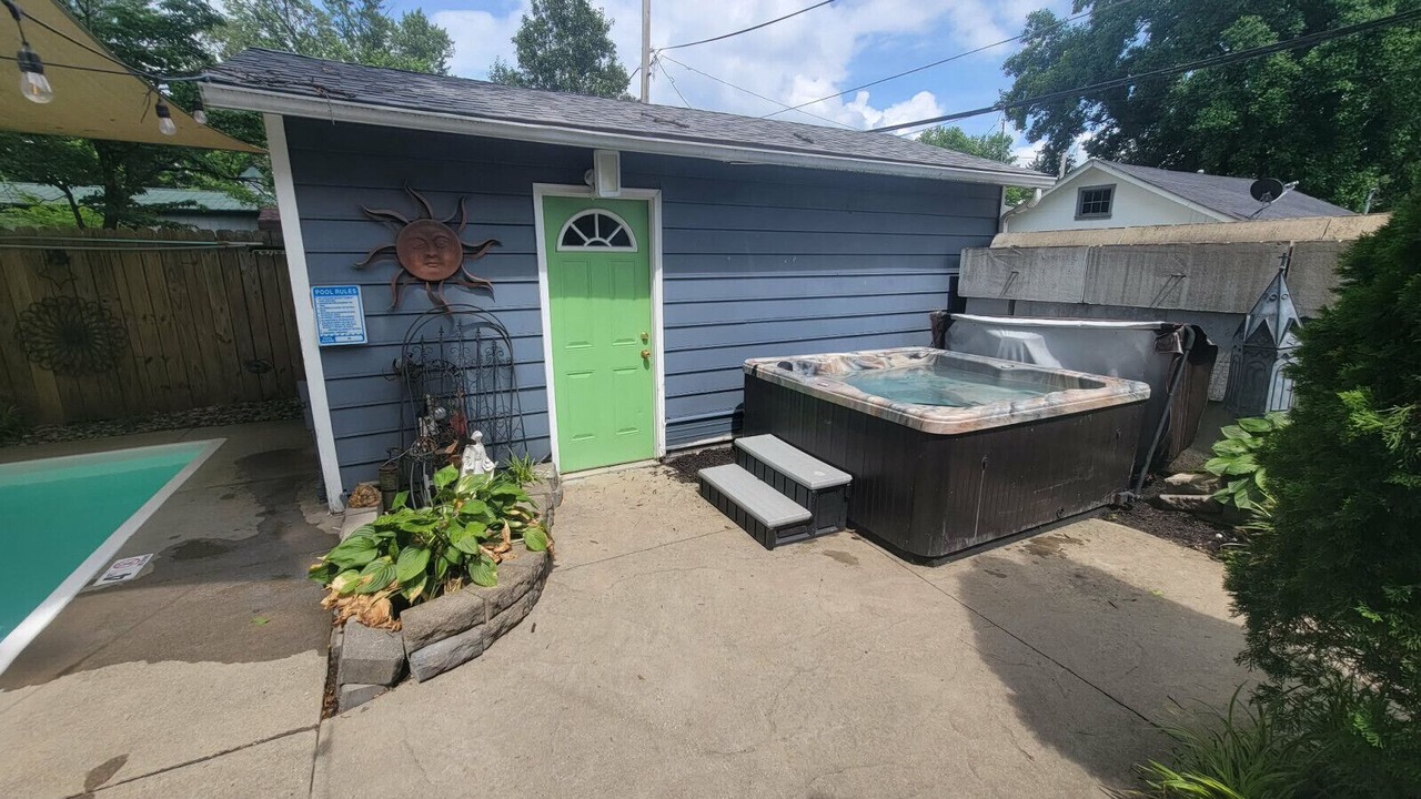 Photo of Patio Balcony in Jeffersonville