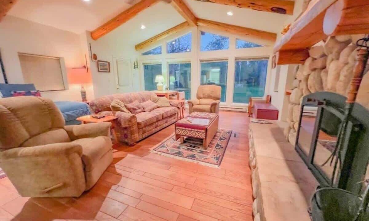 Photo of Livingroom in Red Lodge