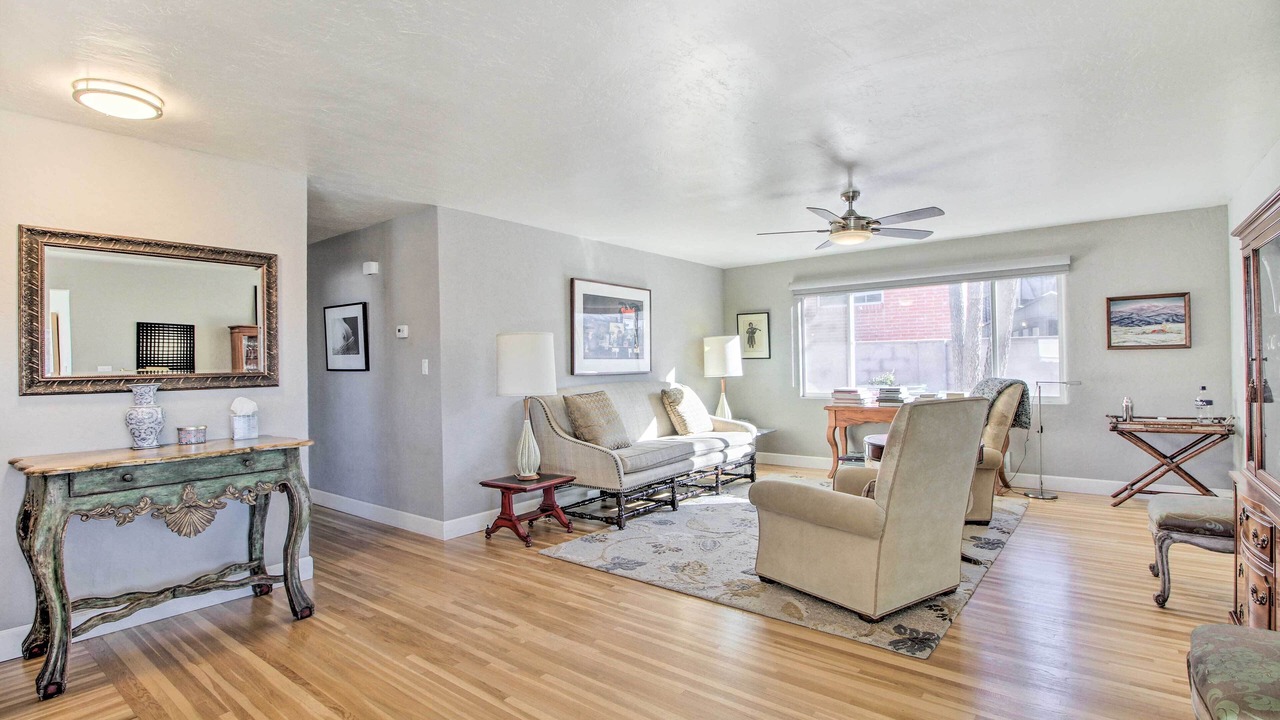 Photo of Livingroom in Victory Hills