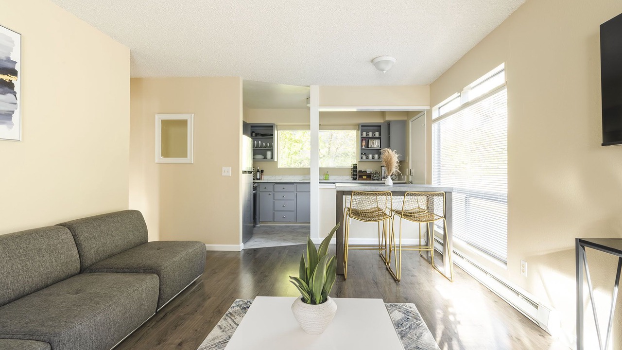 Photo of Livingroom in Education Hill