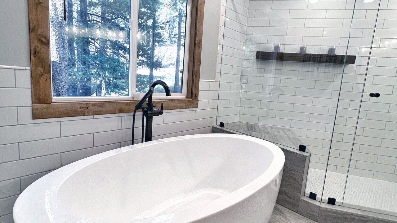 Photo of Bathroom in Echo Lake