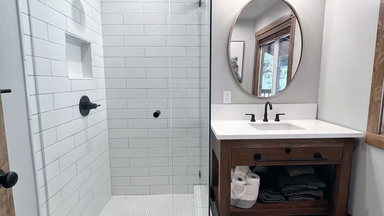Photo of Bathroom in Echo Lake