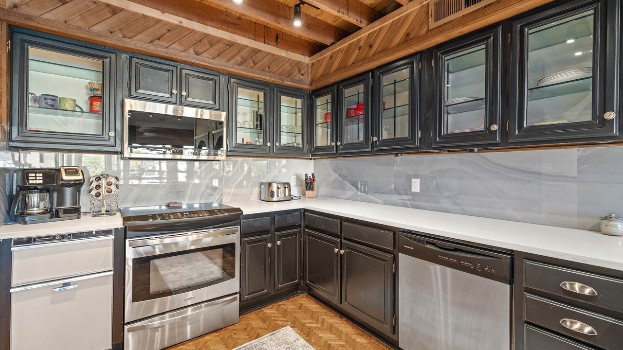 Photo of Kitchen in Point Venture
