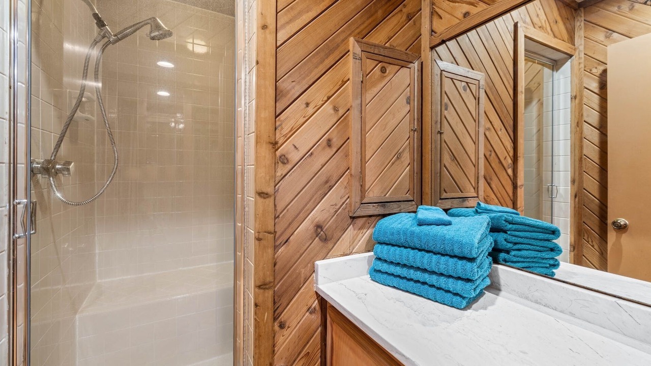 Photo of Bathroom in Point Venture