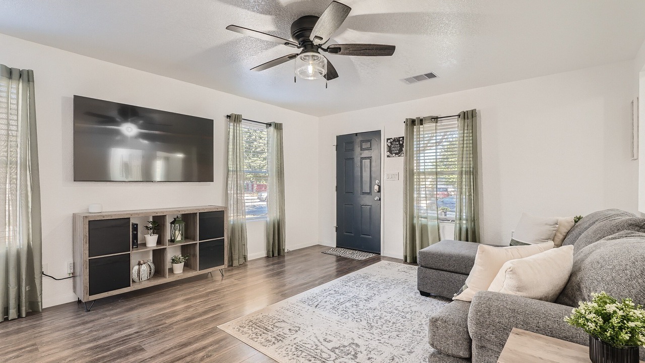 Photo of Livingroom in West San Antonio