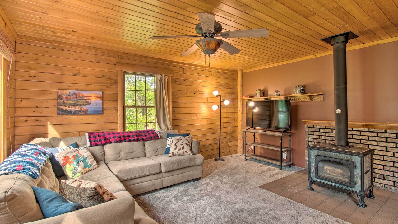 Photo of Bedroom in Camp Grove