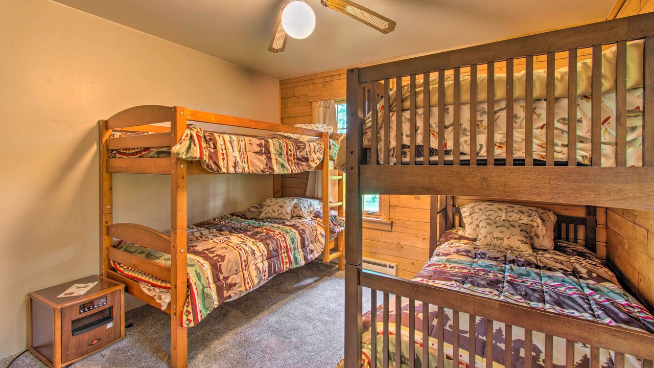 Photo of Bedroom in Camp Grove
