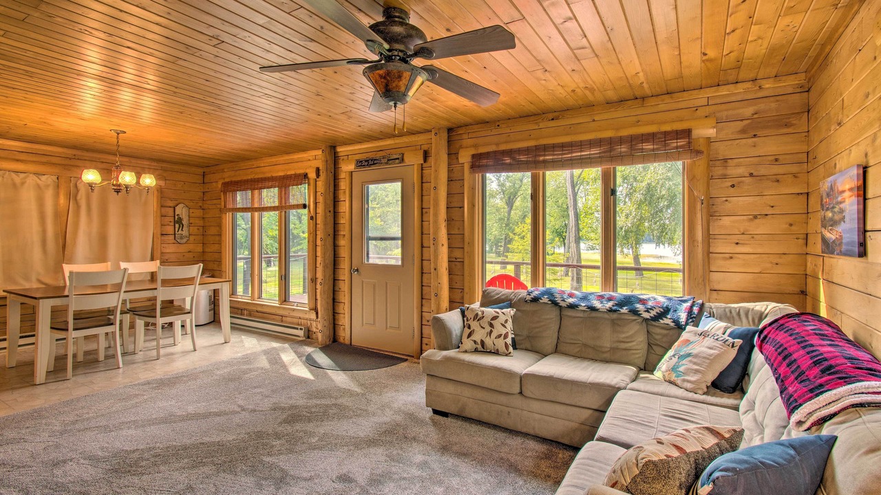 Photo of Livingroom in Camp Grove