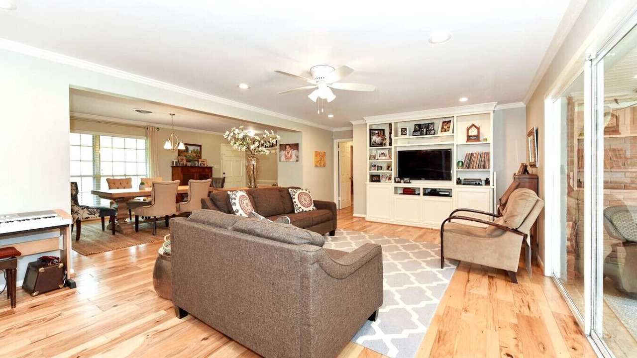 Photo of Livingroom in Westbury