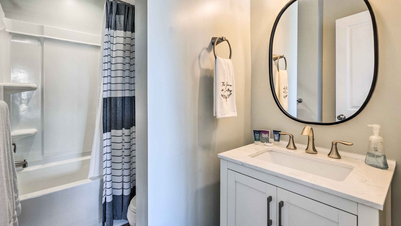 Photo of Bathroom in Oceanmarsh Subdivision