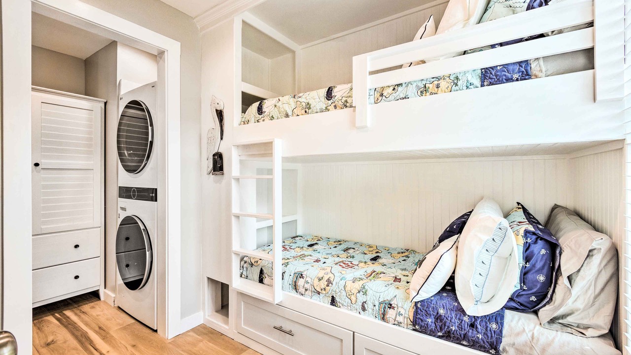 Photo of Bedroom in Oceanmarsh Subdivision