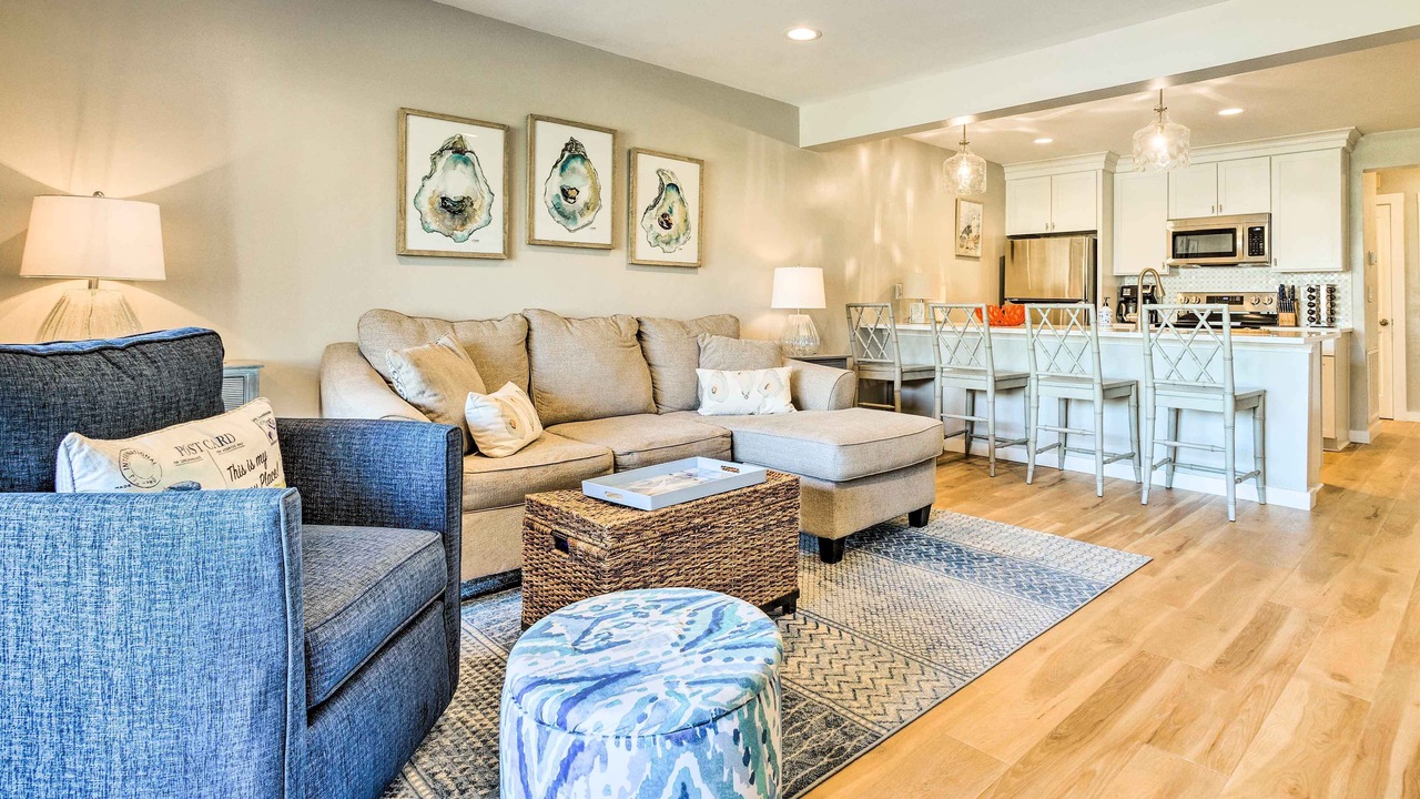 Photo of Livingroom in Oceanmarsh Subdivision