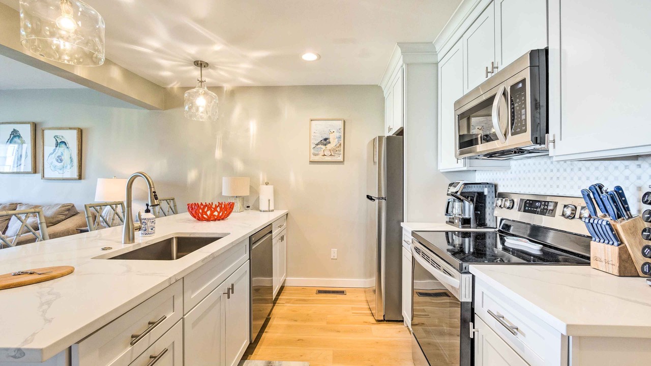Photo of Kitchen in Oceanmarsh Subdivision