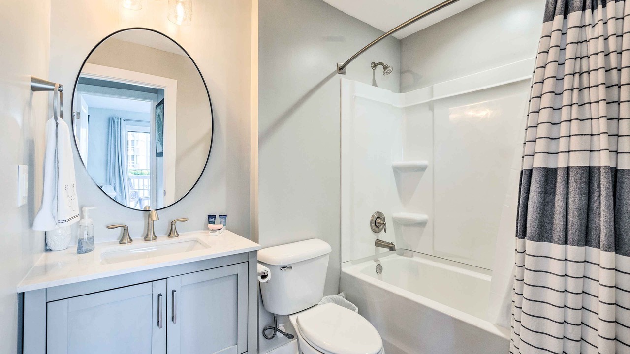 Photo of Bathroom in Oceanmarsh Subdivision