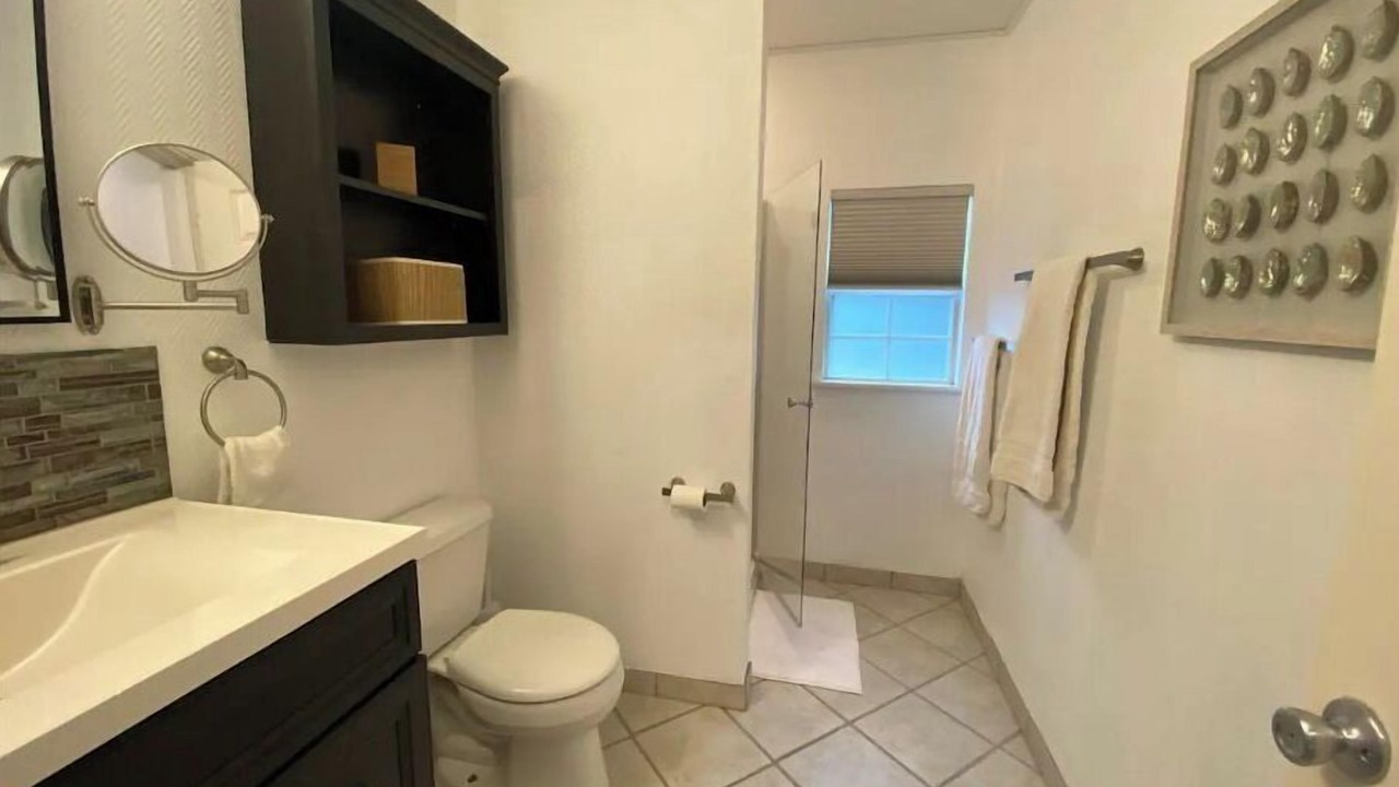 Photo of Bathroom in Robertson County