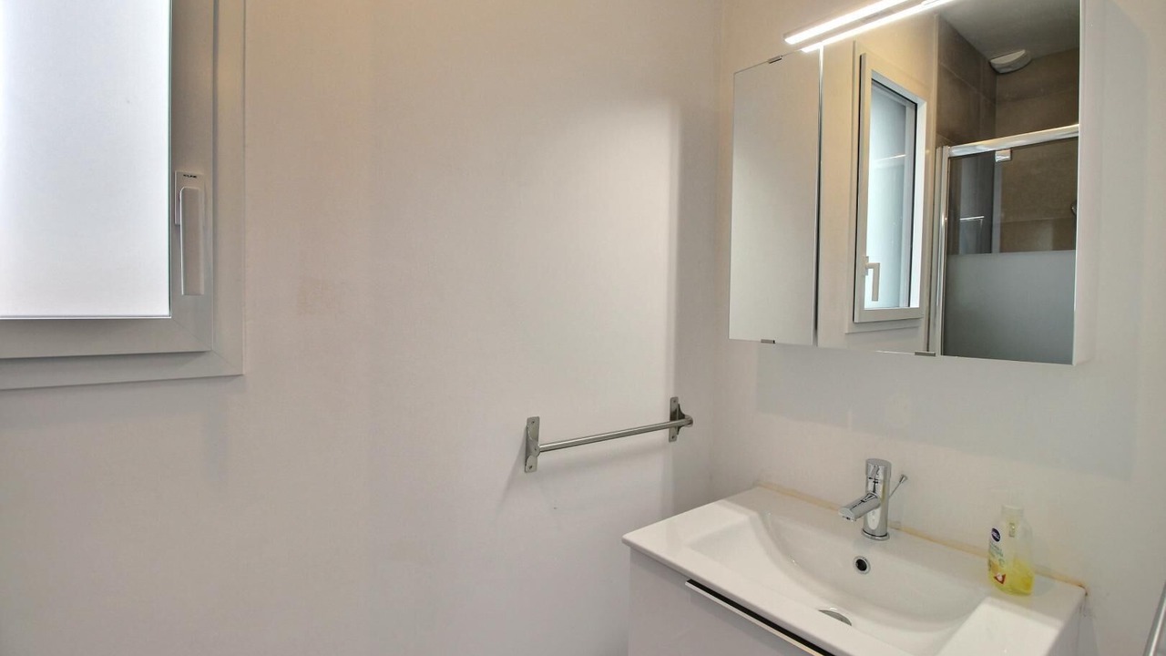 Photo of Bathroom in Sene