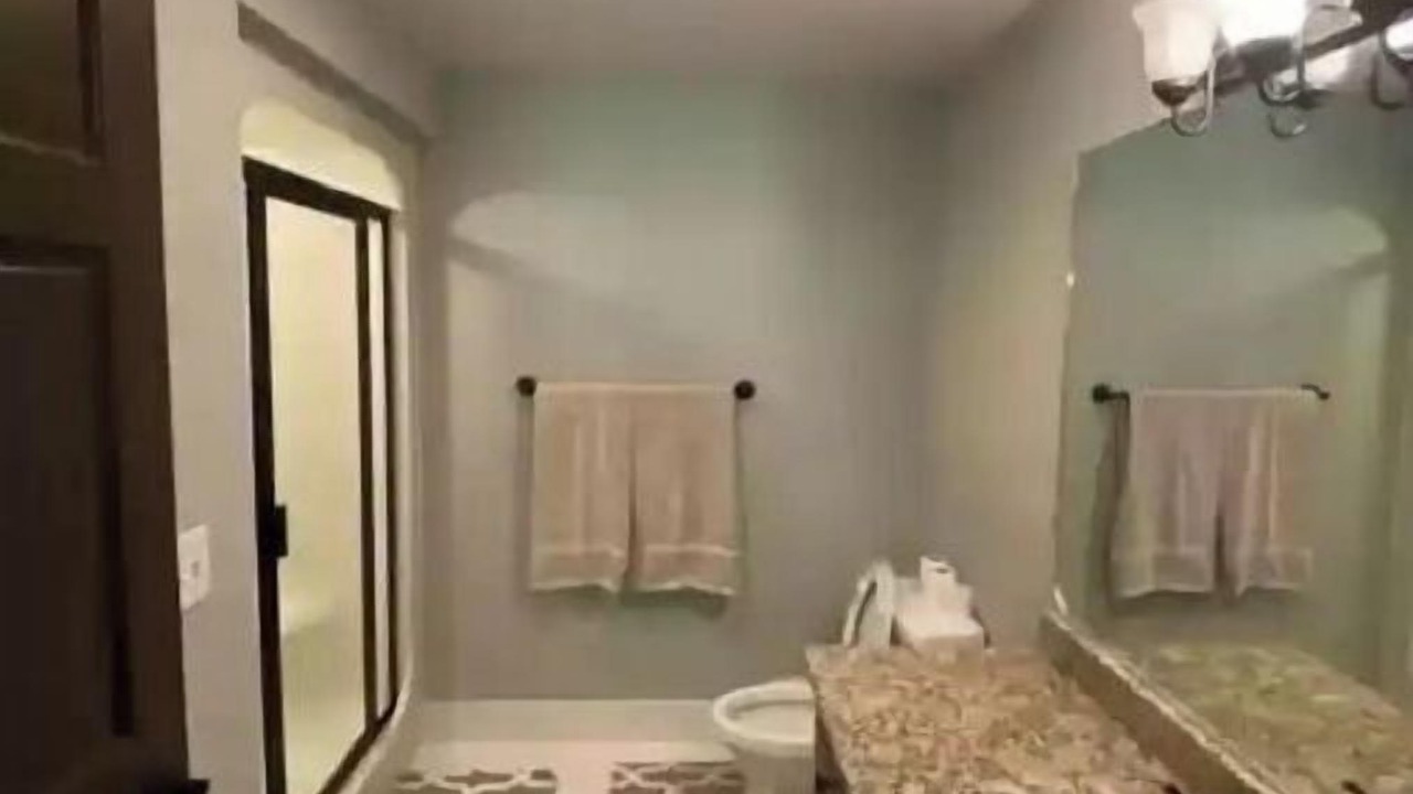 Photo of Bathroom in Flippin